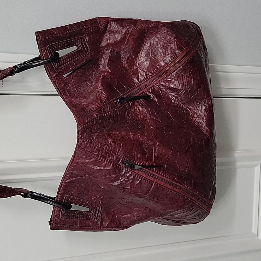 Matt & Nat Red Vegan Hobo